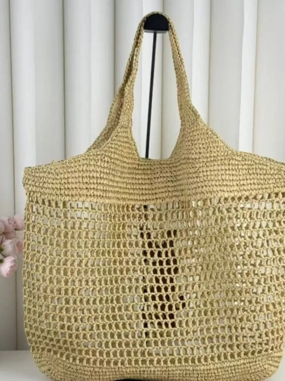 Saint Laurent's New Straw Bag - Picture 4 of 6